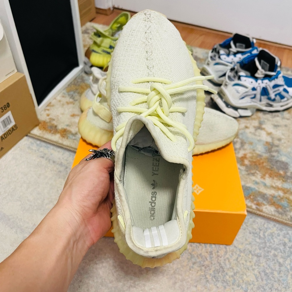 EUC Men’s Size 9 (Euro Sz 42.5) Adidas X Yeezy Boost 350 V2 Sneakers In Butter - Picture 13 of 15